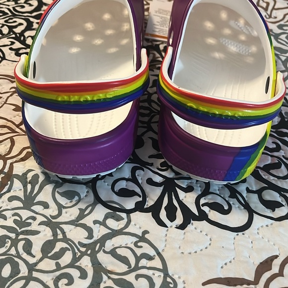 Mens Crocs Rainbow Dye Clog - Picture 6 of 8